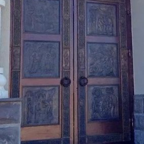 Церковные двери