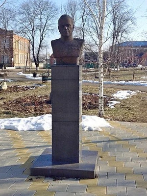 Памятники